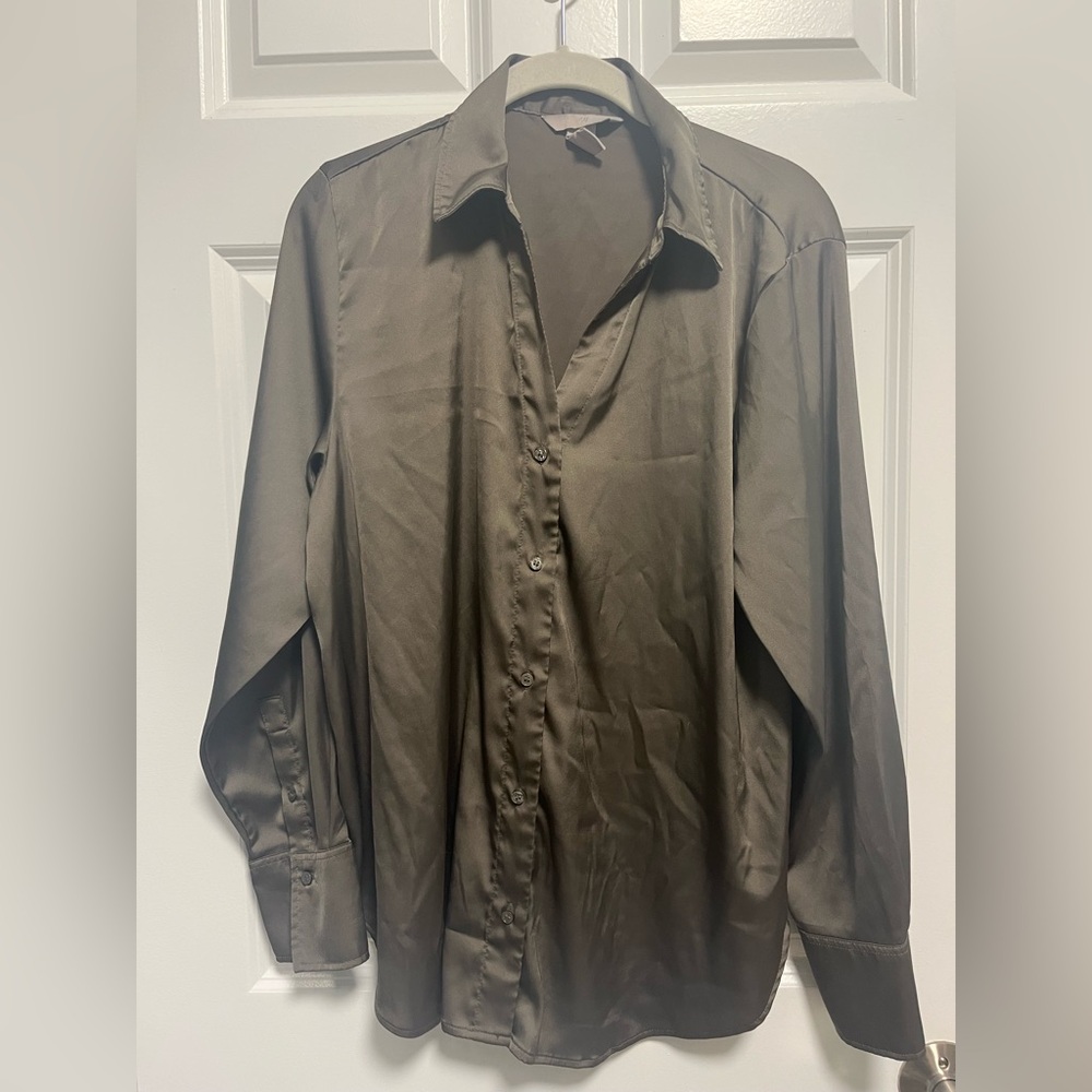 H&M Women’s Olive Green V Neck Button-down Blouse
